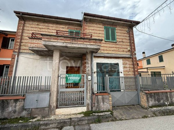 casa indipendente in vendita ad Avezzano in zona Via Nuova