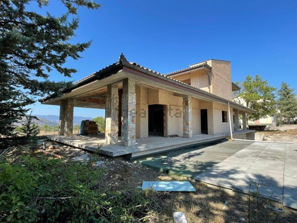 casa indipendente in vendita ad Avezzano