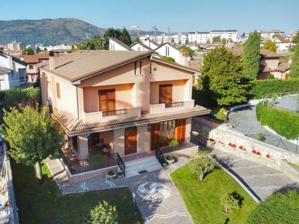 casa indipendente in vendita ad Avezzano