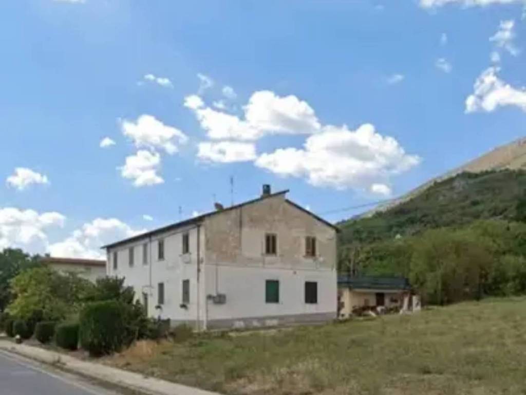 appartamento in vendita ad Avezzano in zona Paterno