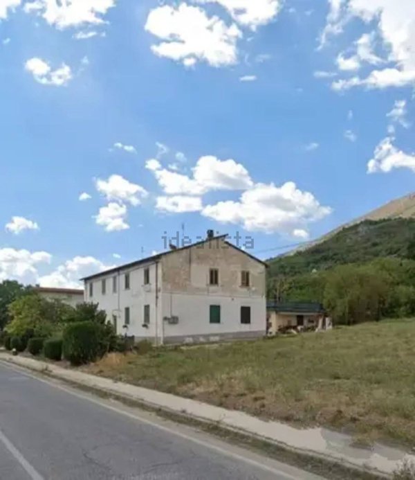 appartamento in vendita ad Avezzano in zona Paterno