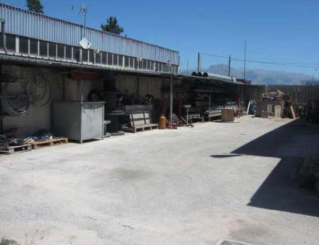 locale commerciale in vendita ad Avezzano