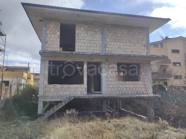 casa indipendente in vendita ad Avezzano