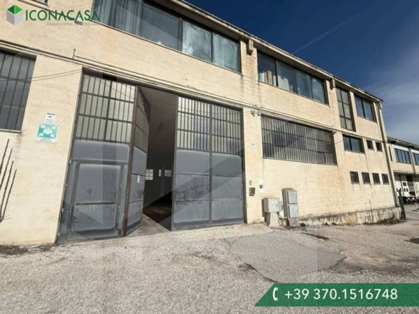 locale commerciale in vendita ad Avezzano