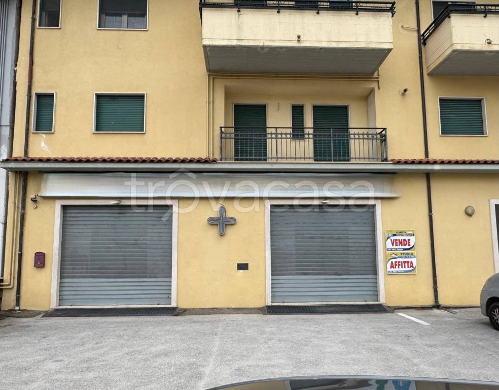 negozio in vendita ad Avezzano