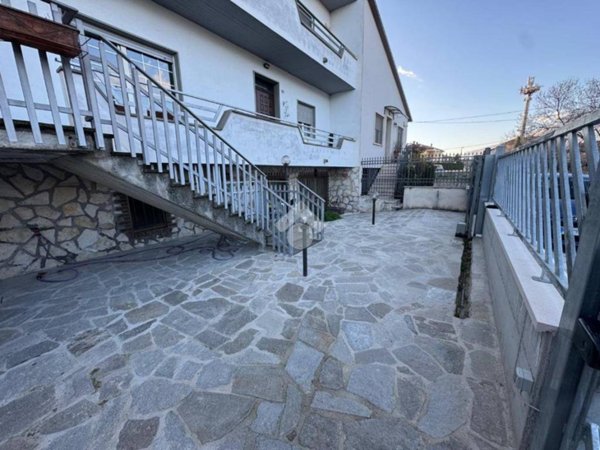 casa indipendente in vendita ad Avezzano