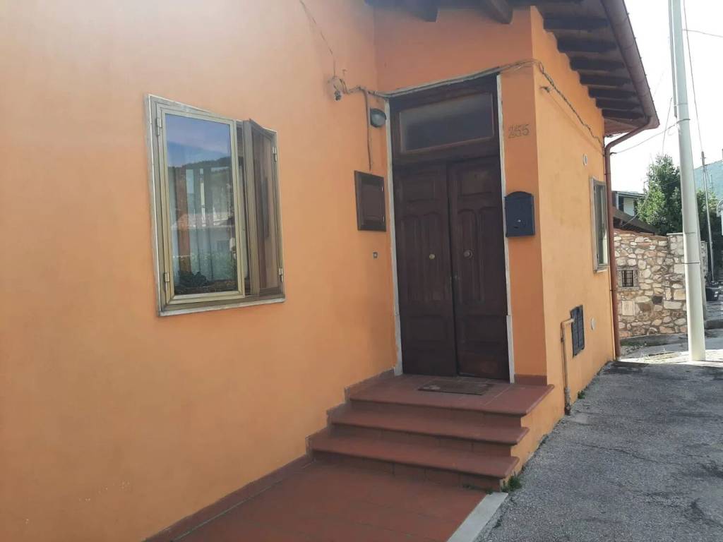 casa indipendente in vendita ad Avezzano