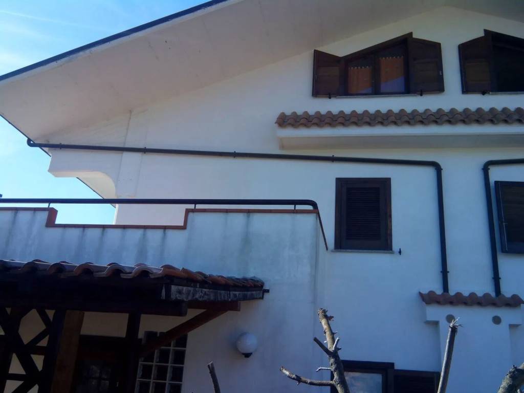 casa indipendente in vendita ad Avezzano