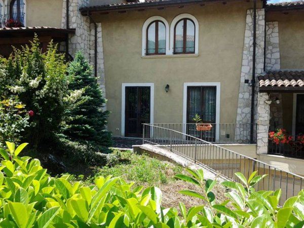 casa indipendente in vendita ad Avezzano