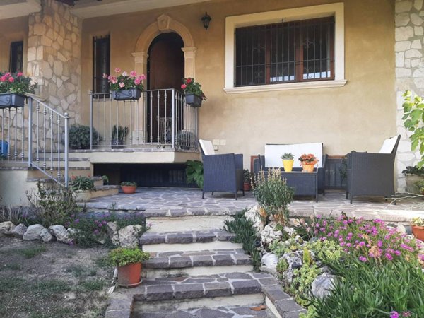 casa indipendente in vendita ad Avezzano