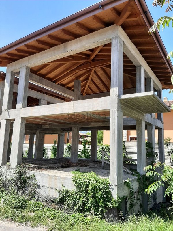 casa indipendente in vendita ad Avezzano