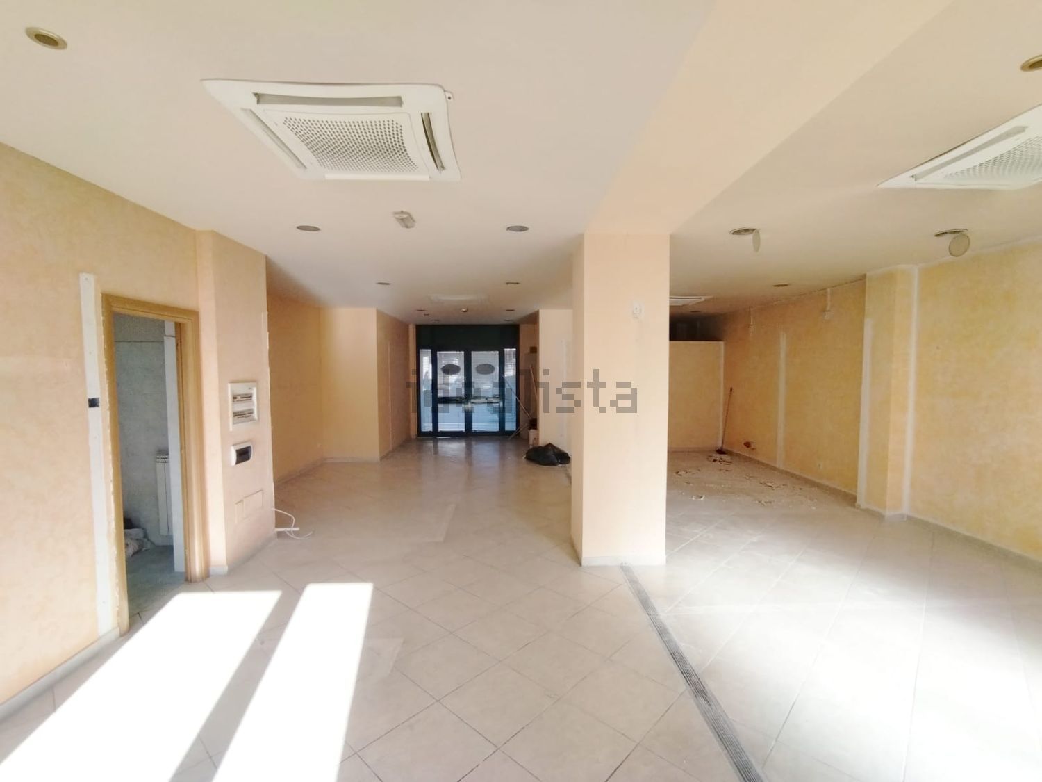 locale commerciale in vendita ad Avezzano
