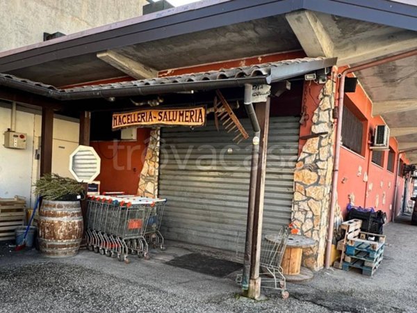locale commerciale in vendita ad Avezzano