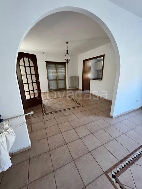 casa indipendente in vendita ad Avezzano in zona San Pelino