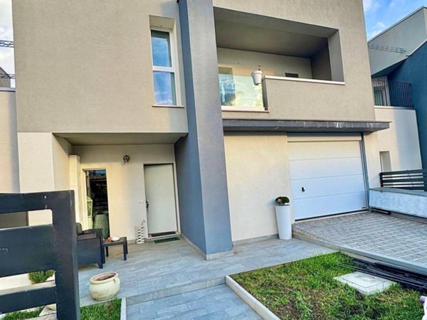 casa indipendente in vendita ad Avezzano