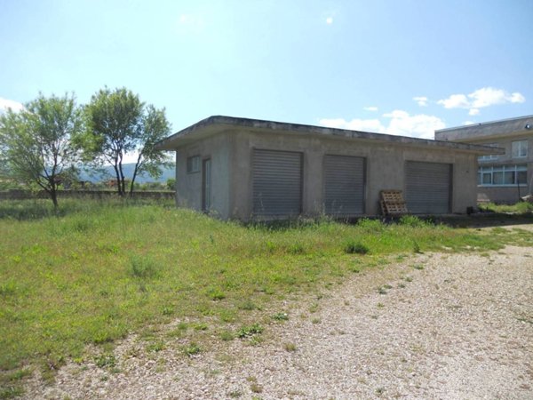 locale commerciale in vendita ad Avezzano