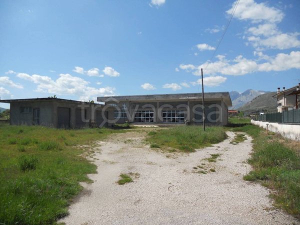 locale commerciale in vendita ad Avezzano