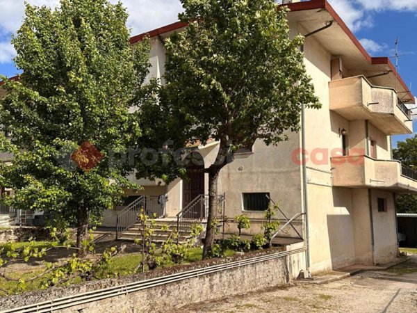 appartamento in vendita ad Avezzano in zona Caruscino