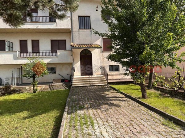 appartamento in vendita ad Avezzano in zona Caruscino