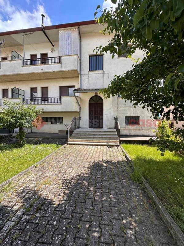 appartamento in vendita ad Avezzano in zona Caruscino