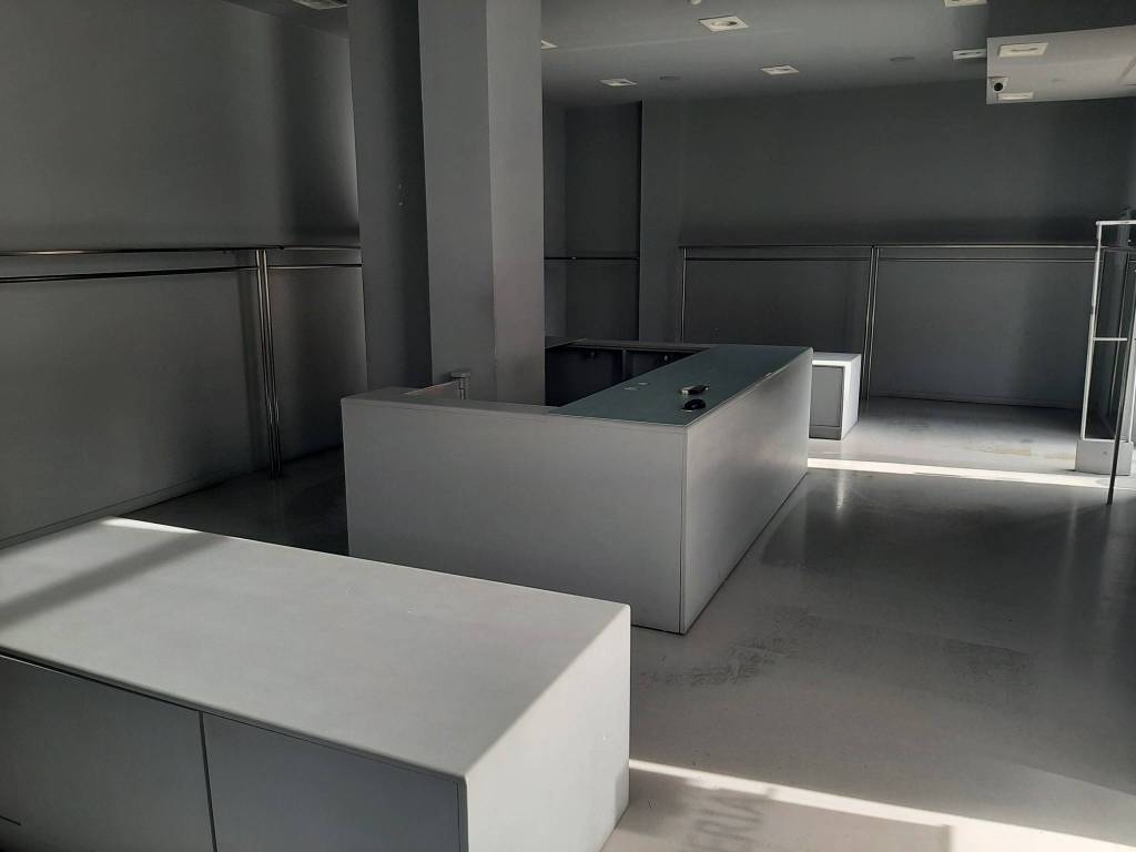 negozio in vendita ad Avezzano