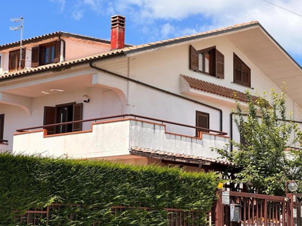 casa indipendente in vendita ad Avezzano