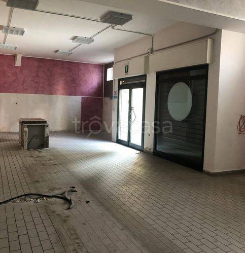 negozio in vendita ad Avezzano