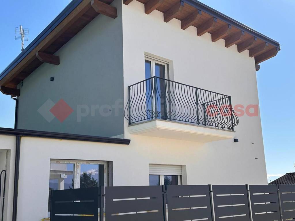 casa indipendente in vendita ad Avezzano