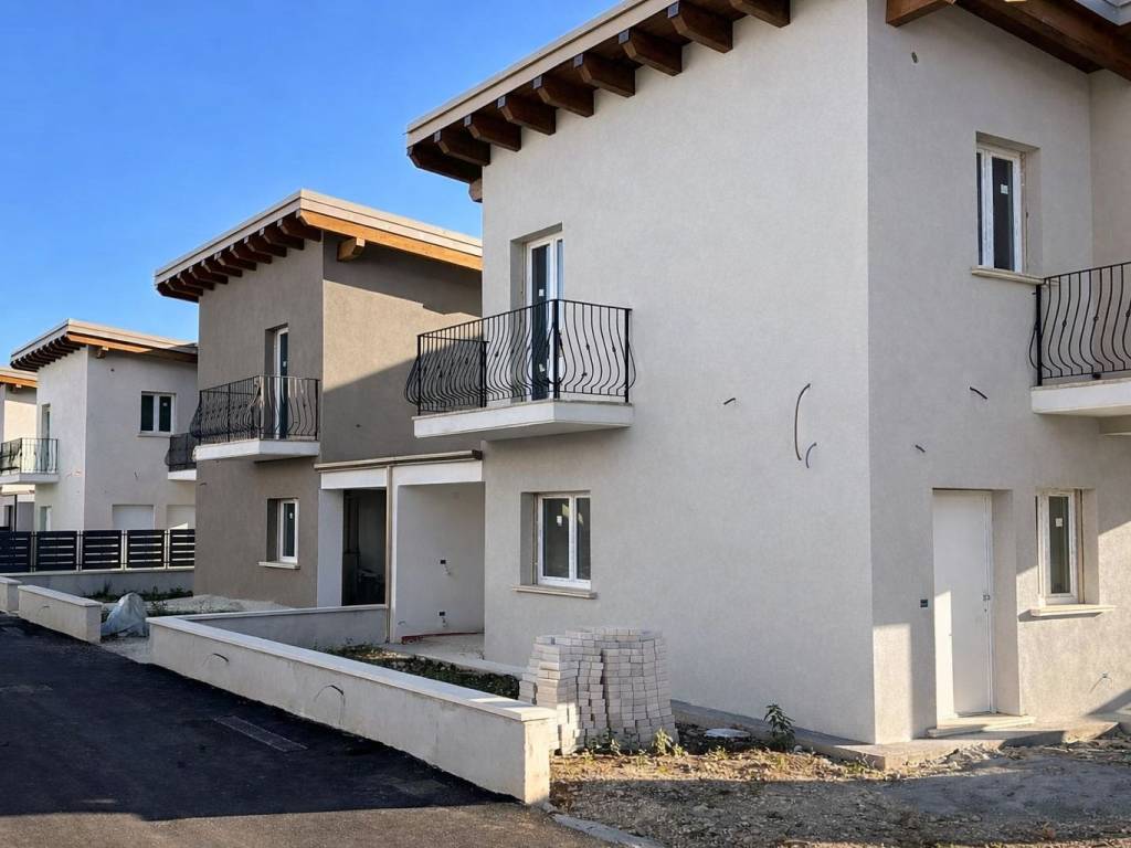 casa indipendente in vendita ad Avezzano