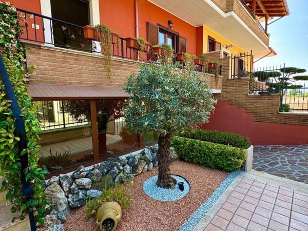 casa indipendente in vendita ad Avezzano