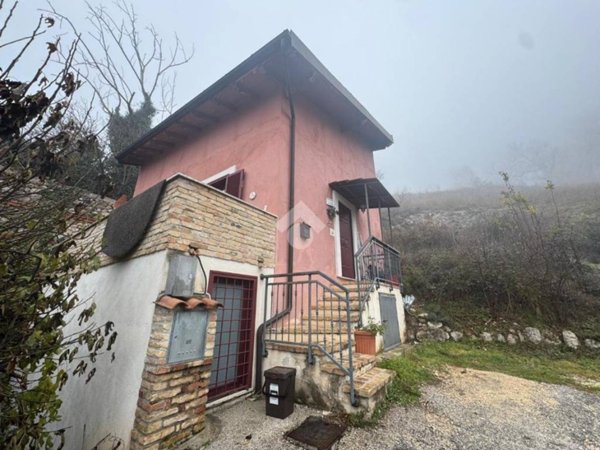 casa indipendente in vendita ad Avezzano