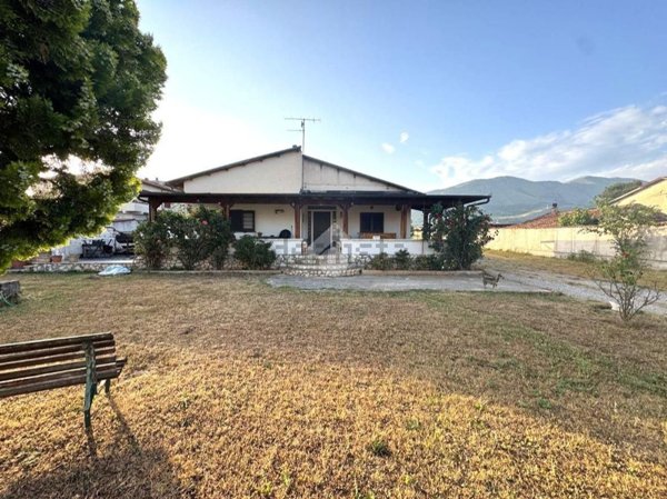 casa indipendente in vendita ad Avezzano