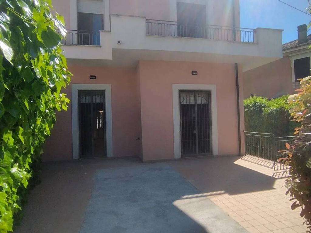 casa indipendente in vendita ad Avezzano