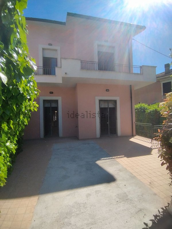 casa indipendente in vendita ad Avezzano