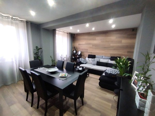 casa indipendente in vendita ad Avezzano in zona Paterno