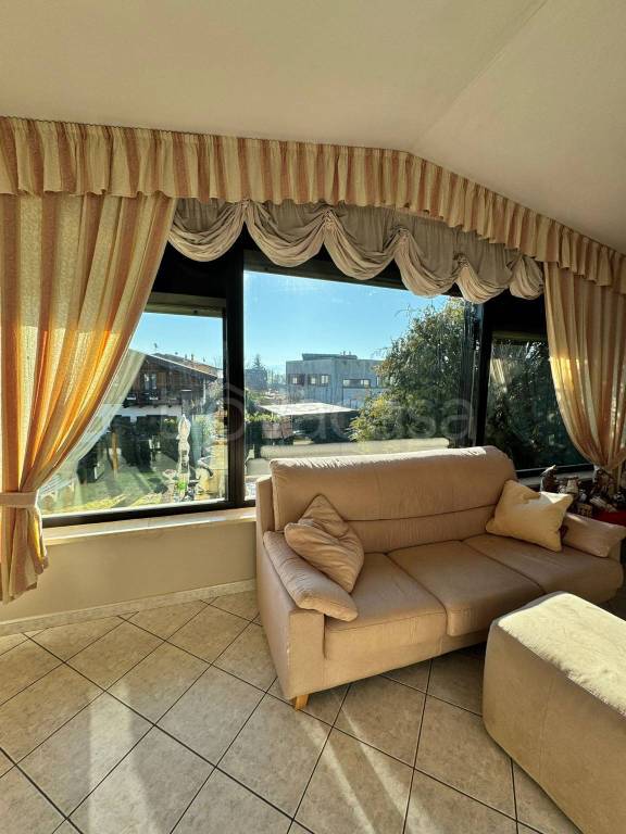 casa indipendente in vendita ad Avezzano