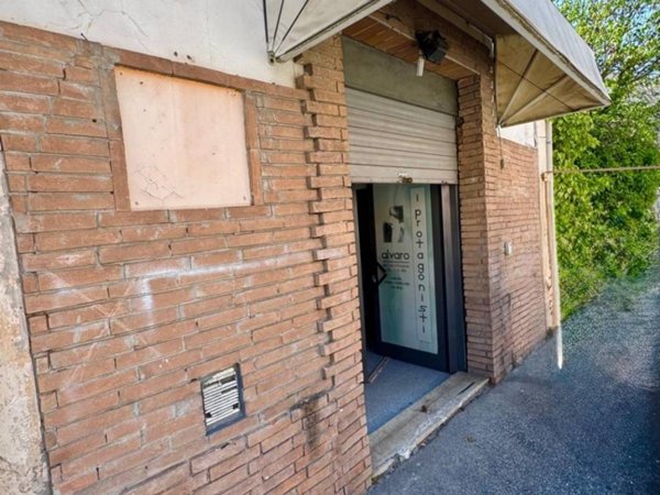 negozio in vendita ad Avezzano