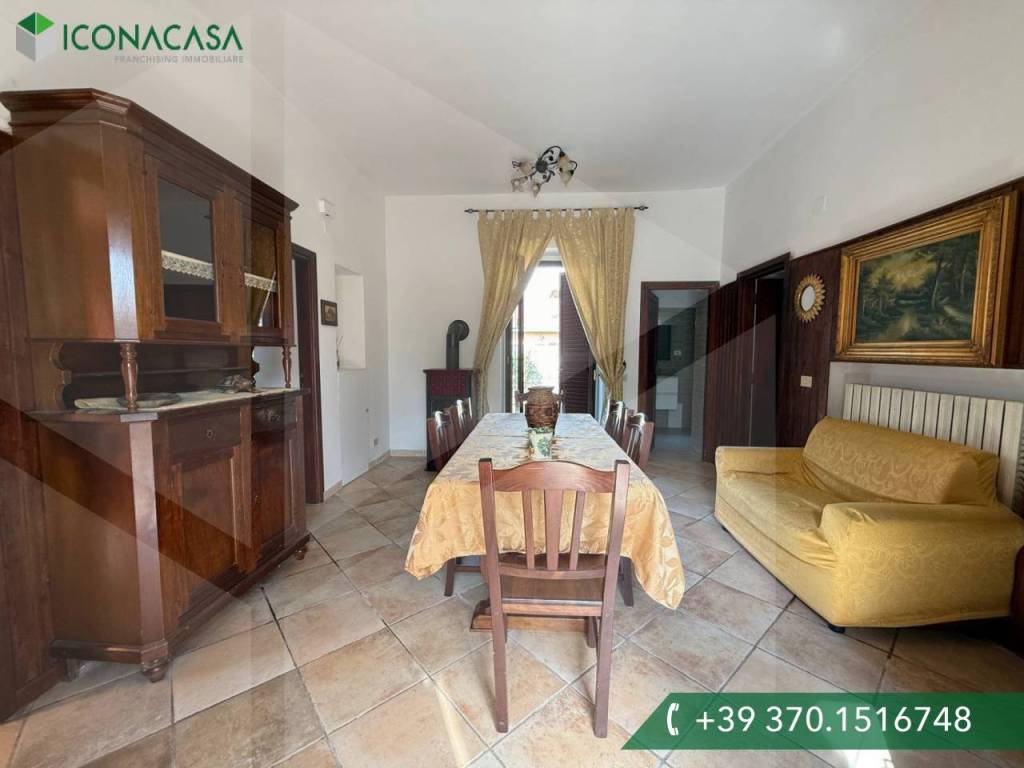 casa indipendente in vendita ad Avezzano in zona San Pelino