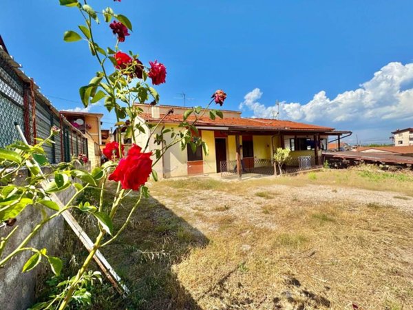 casa indipendente in vendita ad Avezzano