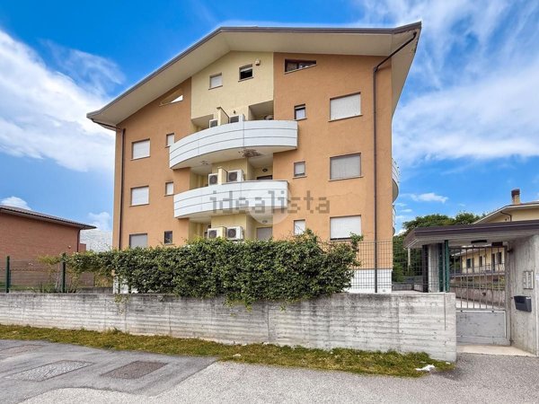 appartamento in vendita ad Avezzano in zona Caruscino