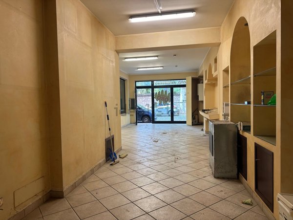 locale commerciale in vendita ad Avezzano