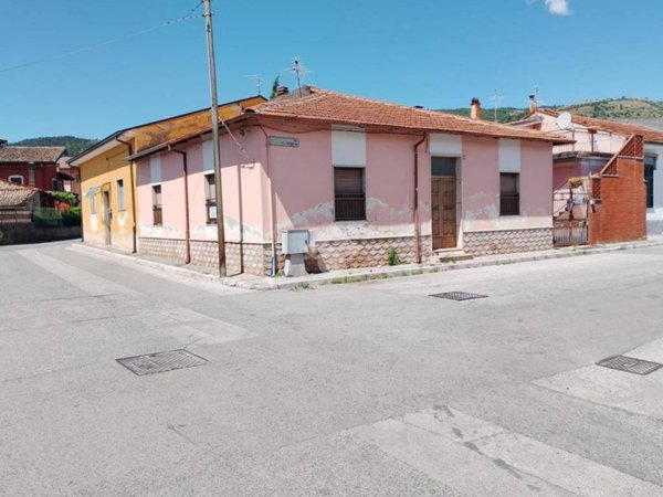 casa indipendente in vendita ad Avezzano