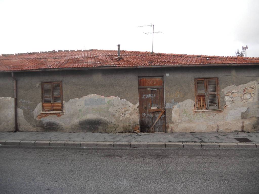 casa indipendente in vendita ad Avezzano