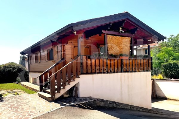 casa indipendente in vendita ad Avezzano in zona San Pelino