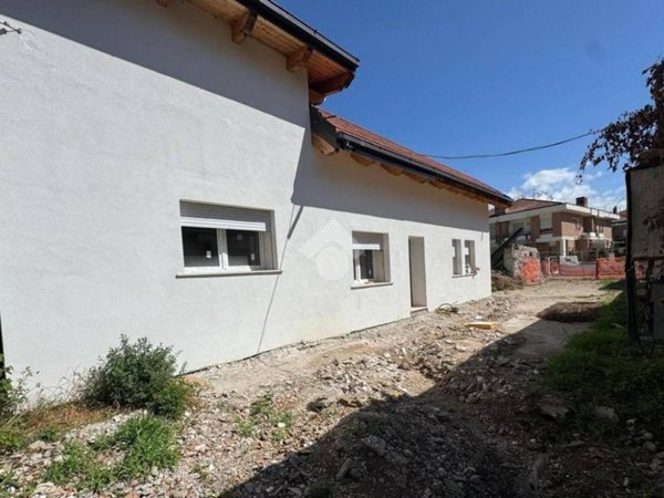 casa indipendente in vendita ad Avezzano