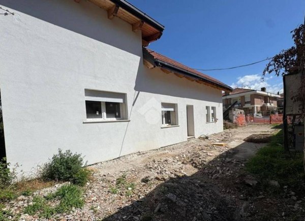 casa indipendente in vendita ad Avezzano