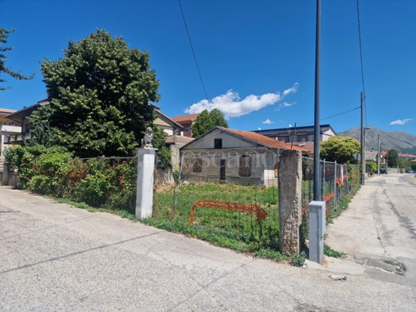 casa indipendente in vendita ad Avezzano