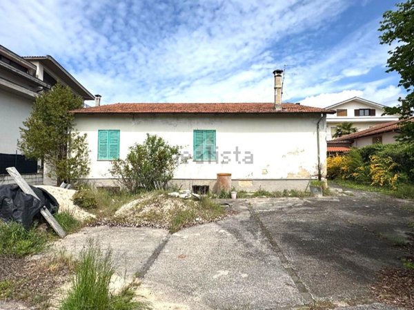 casa indipendente in vendita ad Avezzano