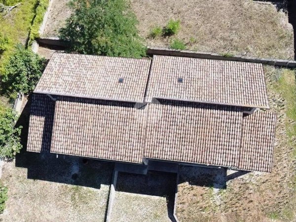 casa indipendente in vendita ad Avezzano in zona San Pelino