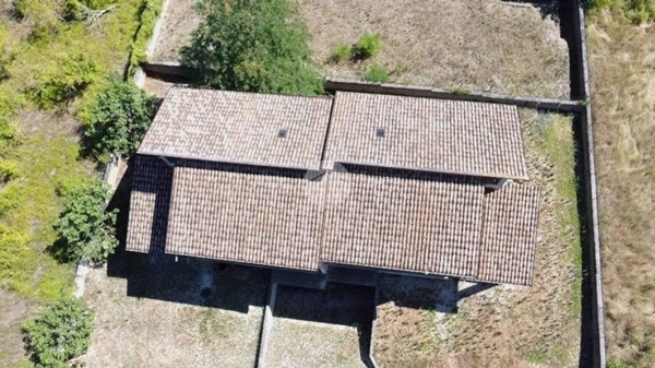 casa indipendente in vendita ad Avezzano in zona San Pelino
